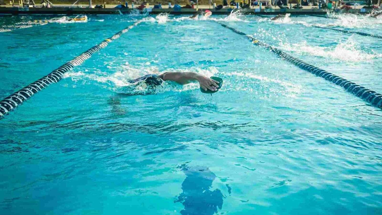 17 Best Hand Paddles For Swimming To Improve Performance