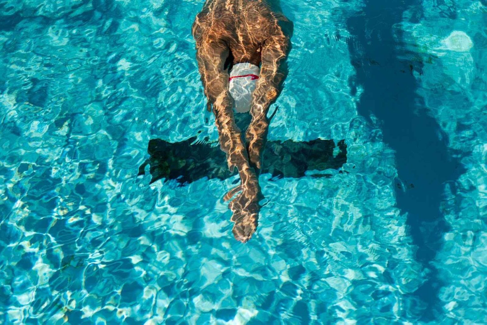 How To Float On Your Back: 7-Step Guide For Beginners - SwimHub