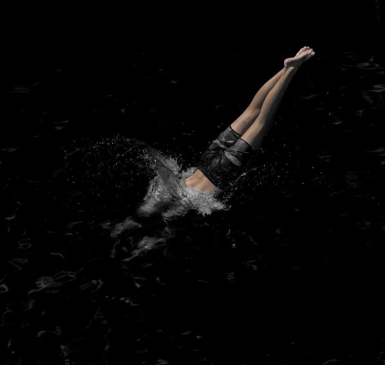How To Dive Properly: 4 Steps For Better Form - SwimHub